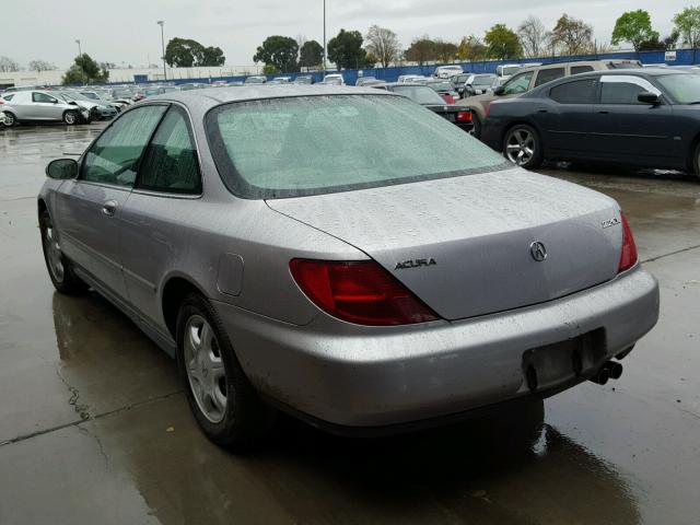 19UYA1249VL001368 - 1997 ACURA 2.2CL SILVER photo 3