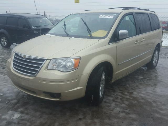 2A4RR8DX5AR361079 - 2010 CHRYSLER TOWN & COU TAN photo 2