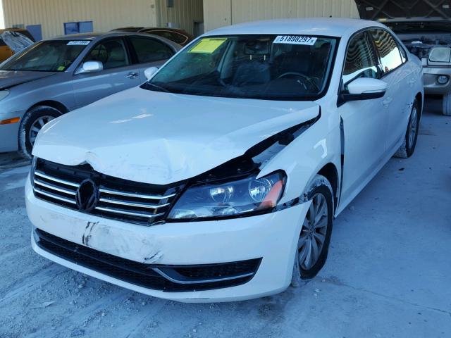 1VWAT7A32FC033518 - 2015 VOLKSWAGEN PASSAT S WHITE photo 2