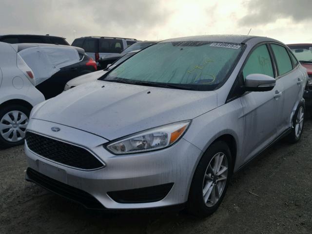 1FADP3F23FL339940 - 2015 FORD FOCUS SE SILVER photo 2