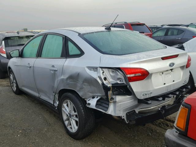 1FADP3F23FL339940 - 2015 FORD FOCUS SE SILVER photo 3