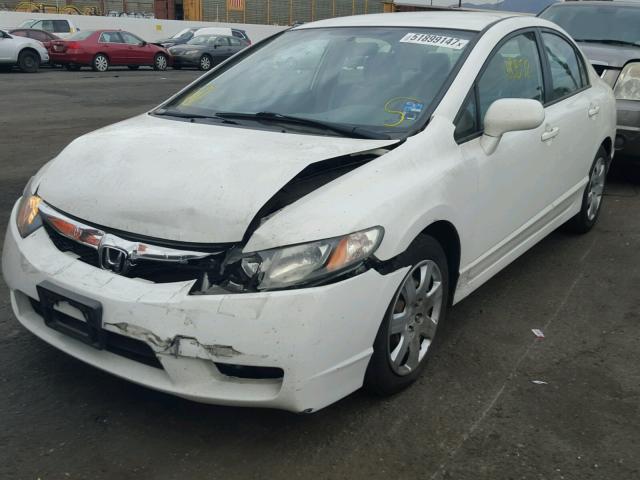 19XFA16569E047635 - 2009 HONDA CIVIC LX WHITE photo 2