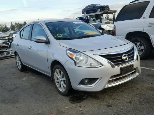 3N1CN7AP9FL925961 - 2015 NISSAN VERSA S SILVER photo 1