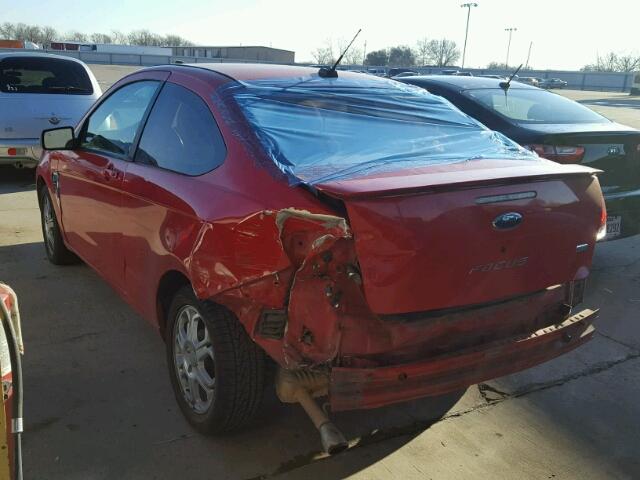 1FAHP33N88W142229 - 2008 FORD FOCUS SE RED photo 3