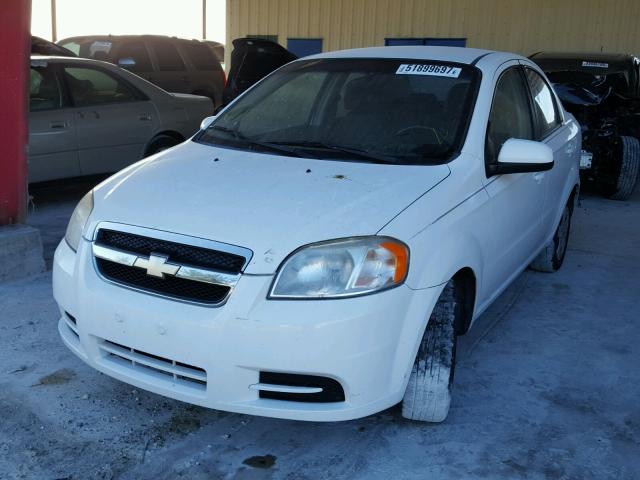 KL1TD5DE6AB084312 - 2010 CHEVROLET AVEO LS WHITE photo 2