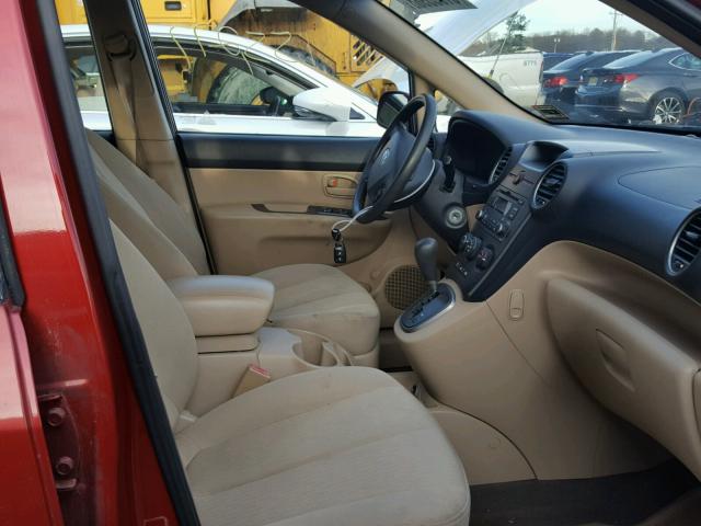 KNAFG526887157473 - 2008 KIA RONDO LX RED photo 5