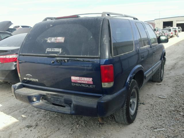 1GNCS13W11K113000 - 2001 CHEVROLET BLAZER BLUE photo 4