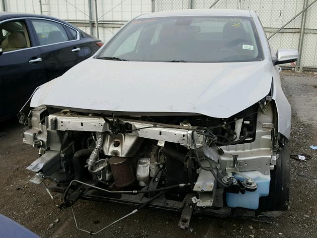 1G11C5SL0EU149324 - 2014 CHEVROLET MALIBU 1LT SILVER photo 9