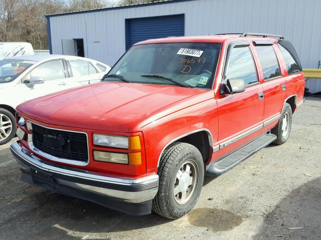 1GKEC13R0WJ706597 - 1998 GMC YUKON RED photo 2