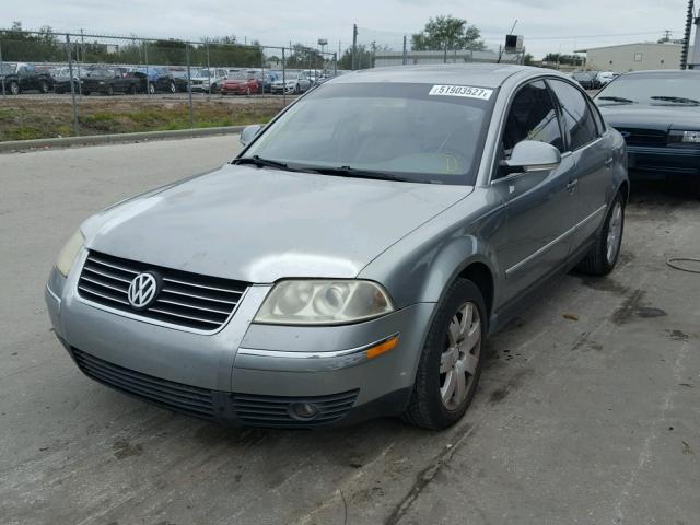 WVWAD63B95E041407 - 2005 VOLKSWAGEN PASSAT GLS GRAY photo 2