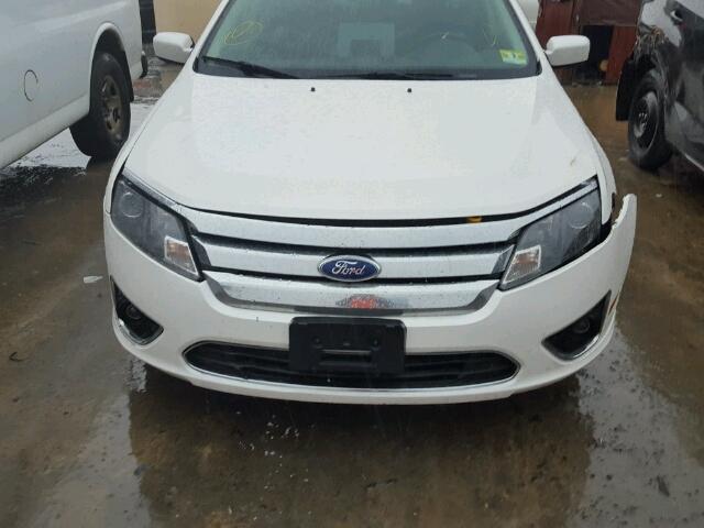 3FAHP0JG3BR271489 - 2011 FORD FUSION SEL WHITE photo 9