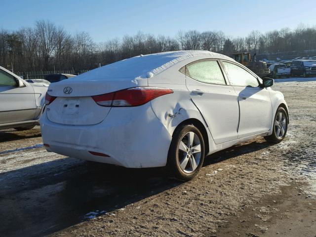 5NPDH4AE9DH454932 - 2013 HYUNDAI ELANTRA GL WHITE photo 4