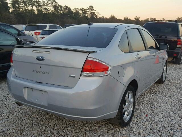 1FAHP35N78W188762 - 2008 FORD FOCUS SE SILVER photo 4