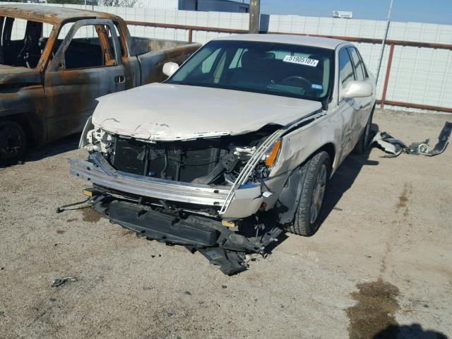 1G6KD57Y39U148075 - 2009 CADILLAC DTS WHITE photo 2