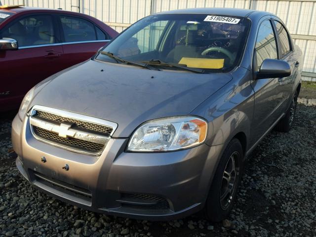 KL1TD5DE6AB089932 - 2010 CHEVROLET AVEO LS GRAY photo 2