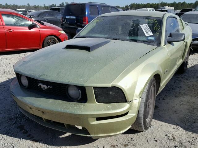 1ZVFT82H165221957 - 2006 FORD MUSTANG GT GREEN photo 2