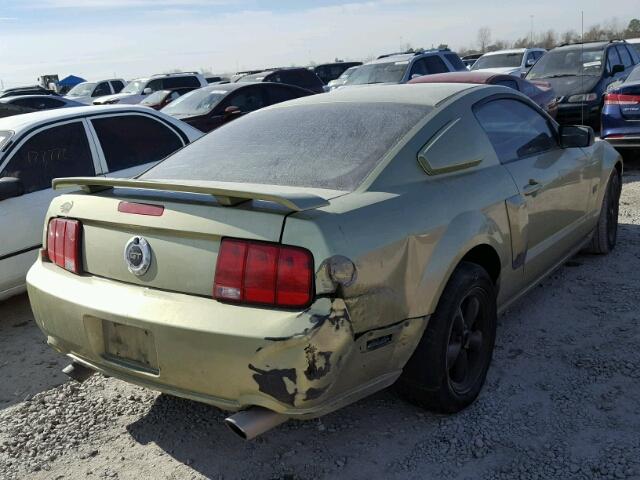 1ZVFT82H165221957 - 2006 FORD MUSTANG GT GREEN photo 4