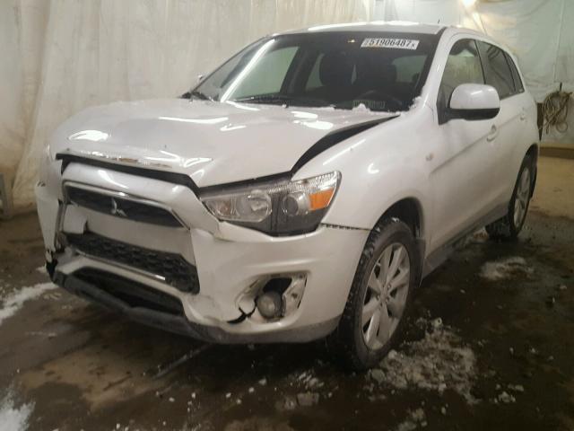 4A4AP3AU0EE020951 - 2014 MITSUBISHI OUTLANDER WHITE photo 2