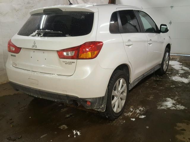 4A4AP3AU0EE020951 - 2014 MITSUBISHI OUTLANDER WHITE photo 4