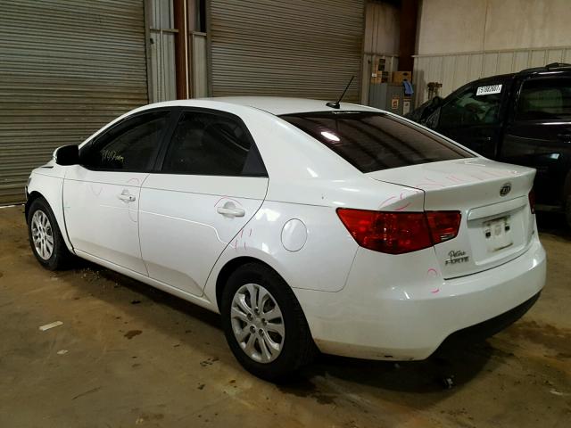 KNAFU4A28B5461312 - 2011 KIA FORTE EX WHITE photo 3