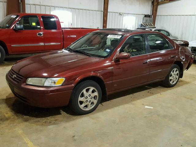 JT2BF22K0X0174140 - 1999 TOYOTA CAMRY LE MAROON photo 2