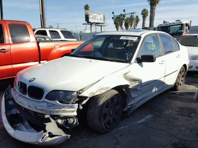 WBAET37403NJ33093 - 2003 BMW 325 I WHITE photo 2