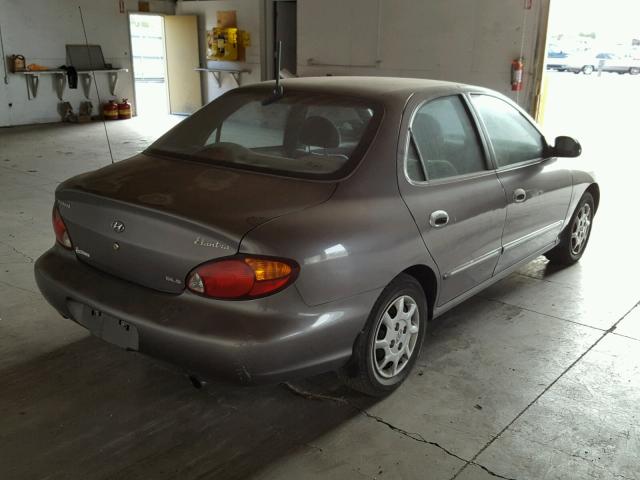 KMHJF35F8YU001284 - 2000 HYUNDAI ELANTRA GL GRAY photo 4