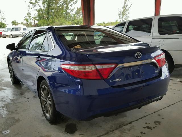 4T1BF1FK2GU535738 - 2016 TOYOTA CAMRY LE BLUE photo 3