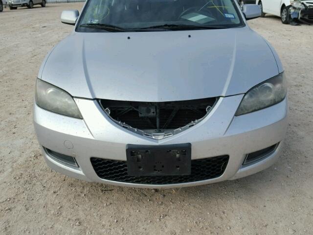 JM1BK12F181839459 - 2008 MAZDA 3 I SILVER photo 9