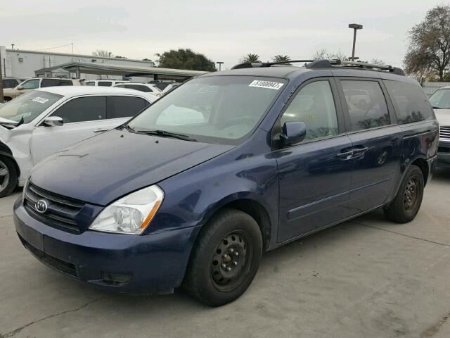 KNDMB233666055636 - 2006 KIA SEDONA EX BLUE photo 2