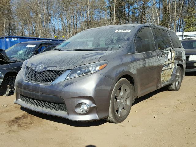 5TDXK3DC6GS736169 - 2016 TOYOTA SIENNA SE GRAY photo 2