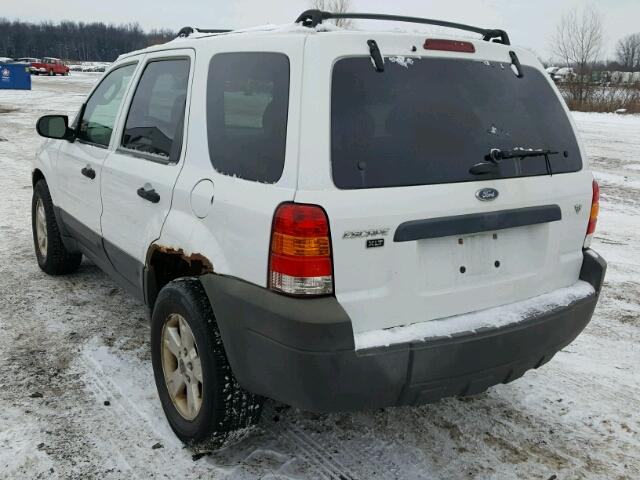 1FMCU93175KB33761 - 2005 FORD ESCAPE XLT WHITE photo 3