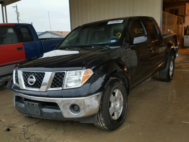 1N6AD07U68C451832 - 2008 NISSAN FRONTIER C BLACK photo 2