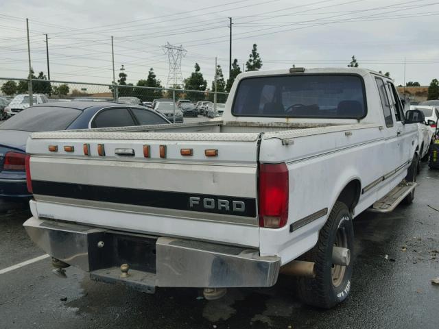 1FTHX25G6PKA74425 - 1993 FORD F250 WHITE photo 4