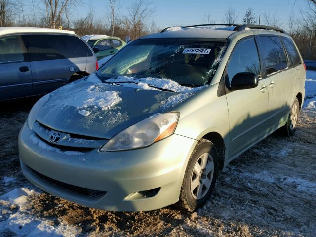 5TDZK23C67S013216 - 2007 TOYOTA SIENNA CE GREEN photo 2