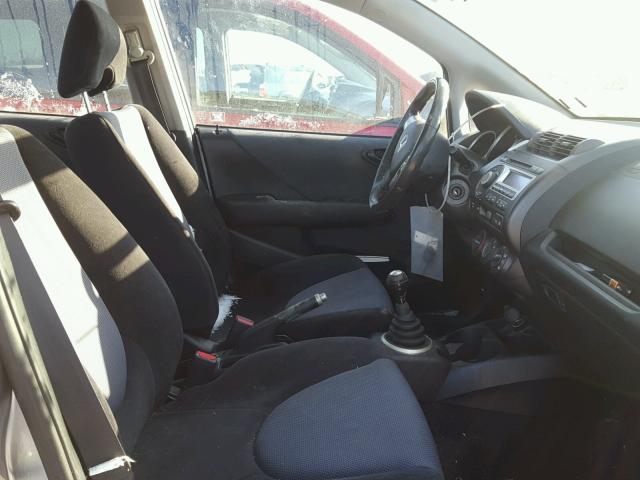 JHMGD37678S004317 - 2008 HONDA FIT SPORT GRAY photo 5