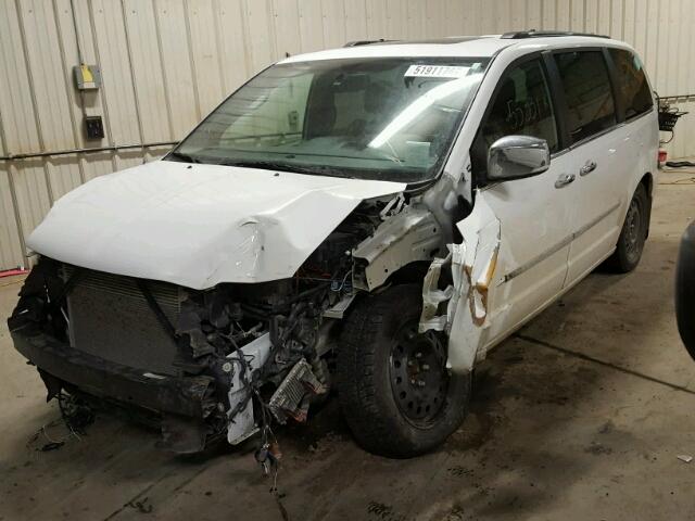 2C4RC1GG7FR711863 - 2015 CHRYSLER TOWN & COU WHITE photo 2