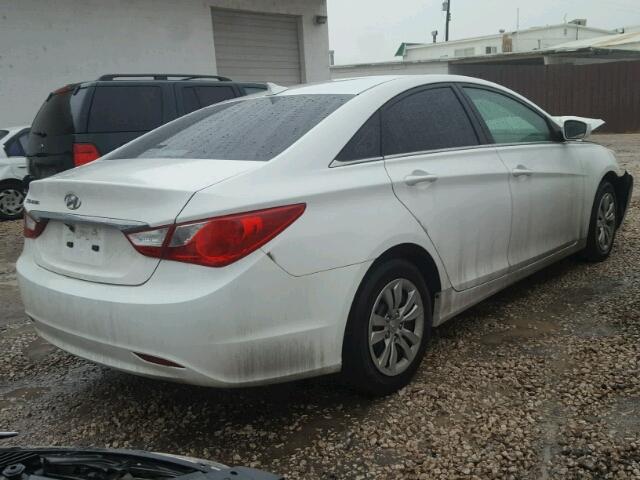 5NPEB4ACXDH517945 - 2013 HYUNDAI SONATA GLS WHITE photo 4