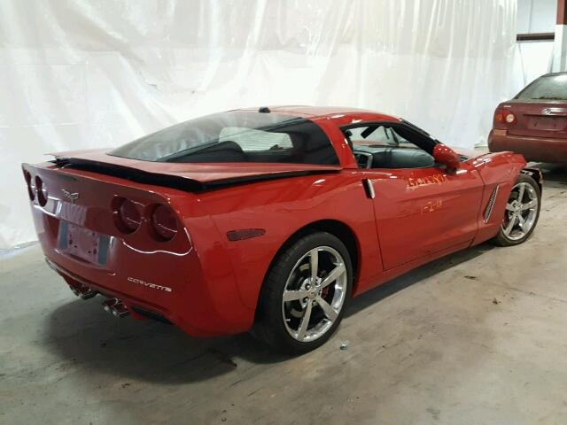 1G1YY24U055118959 - 2005 CHEVROLET CORVETTE RED photo 4