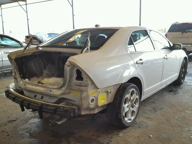 3FAHP0HA2AR375505 - 2010 FORD FUSION SE WHITE photo 4