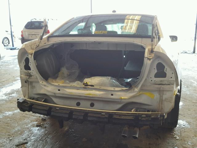 3FAHP0HA2AR375505 - 2010 FORD FUSION SE WHITE photo 9