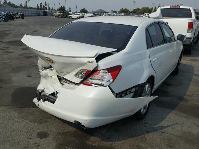 4T1BK36B16U070486 - 2006 TOYOTA AVALON XL WHITE photo 4