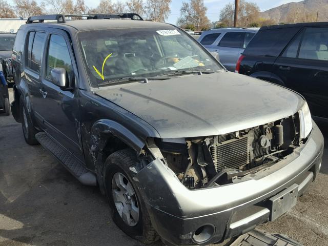 5N1AR18U85C766678 - 2005 NISSAN PATHFINDER GRAY photo 1