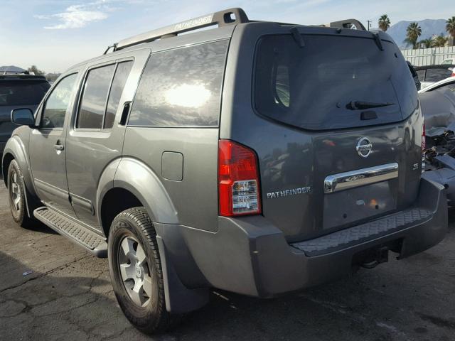 5N1AR18U85C766678 - 2005 NISSAN PATHFINDER GRAY photo 3