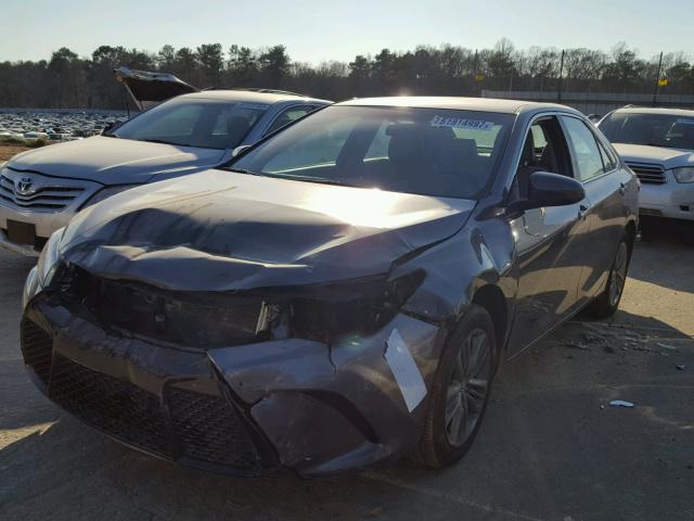 4T1BF1FK9GU185475 - 2016 TOYOTA CAMRY LE გრაფიტი ფოტო 2