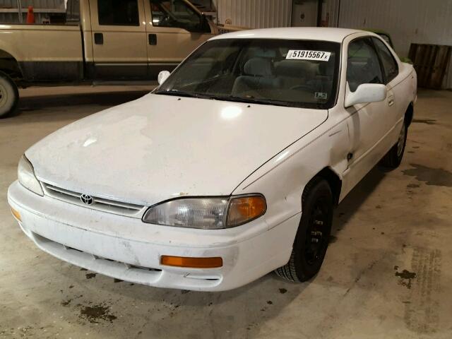 4T1CG12K5TU670665 - 1996 TOYOTA CAMRY DX WHITE photo 2