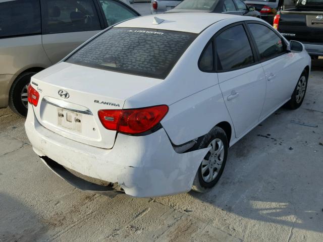 KMHDU4AD9AU142979 - 2010 HYUNDAI ELANTRA BL WHITE photo 4