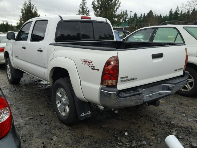 5TELU42N15Z003207 - 2005 TOYOTA TACOMA DOU WHITE photo 3