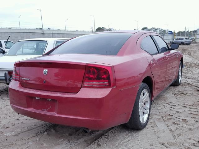 2B3KA43R17H846863 - 2007 DODGE CHARGER SE RED photo 4