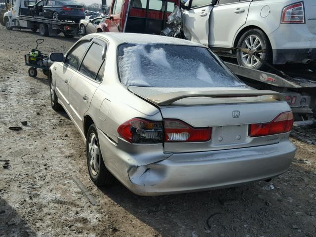 1HGCG5551WA025777 - 1998 HONDA ACCORD EX SILVER photo 3